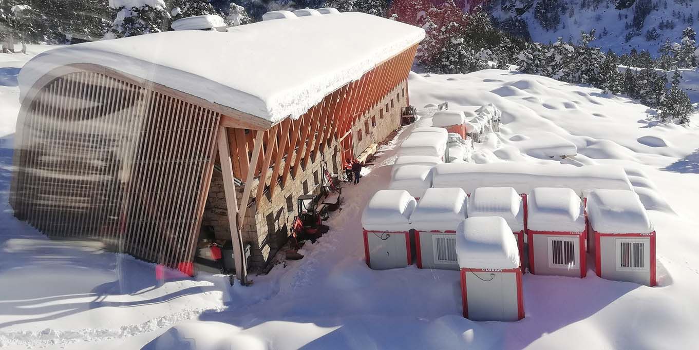 Le refuge du Vallon-Marcadau à Cauterets, dans les Pyrénées, en travaux de rénovation. © Groupe Terrell